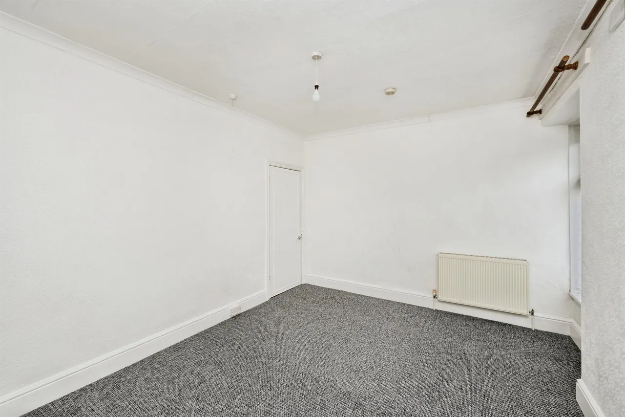 Frondeg Terrace, Llanelli, SA15, photo 12