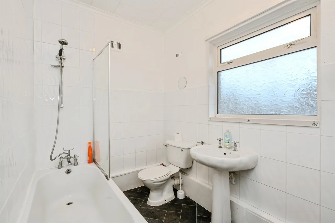 Frondeg Terrace, Llanelli, SA15, photo 9