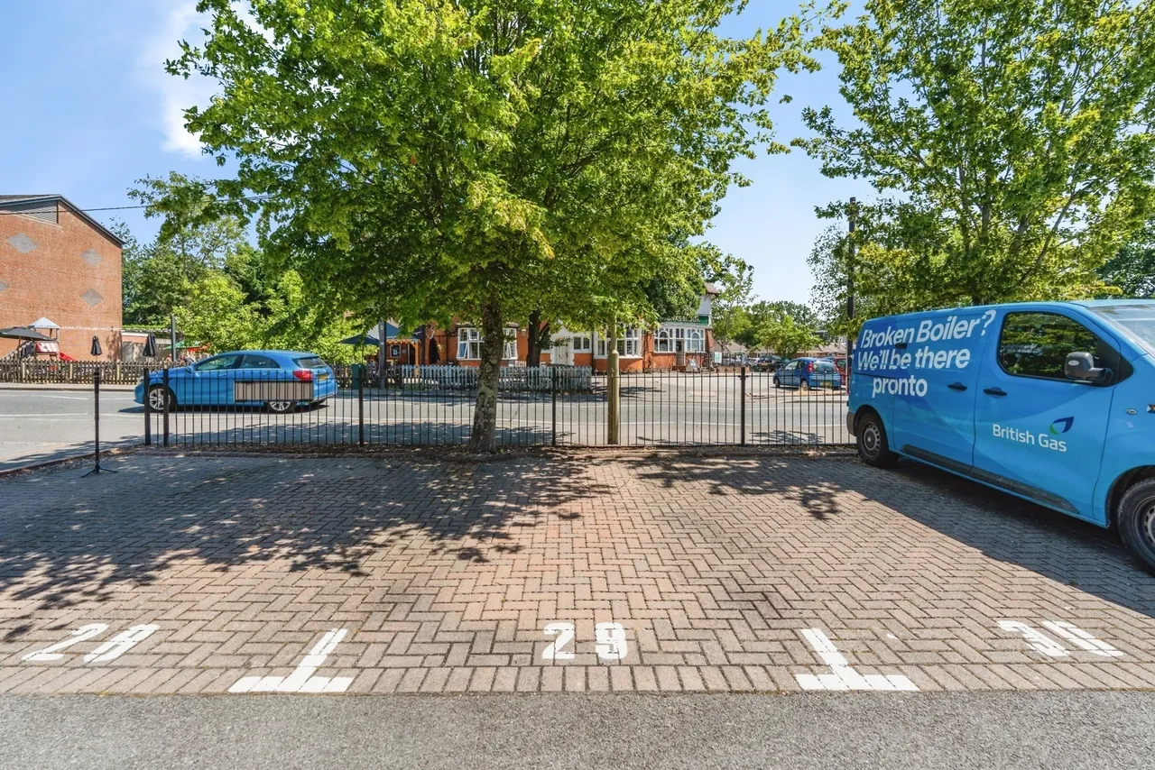 Hursley Road, Chandler's Ford, SO53, photo 11