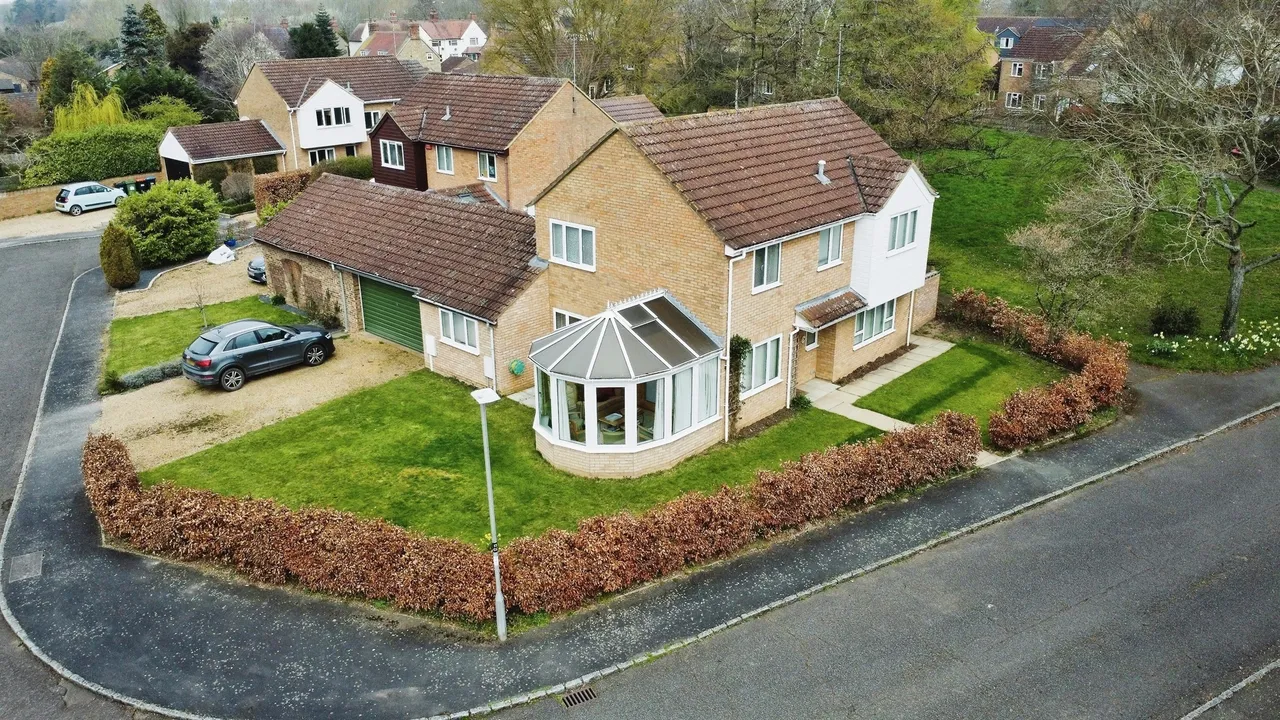 Carters Close, Sherington, MK16, photo 2