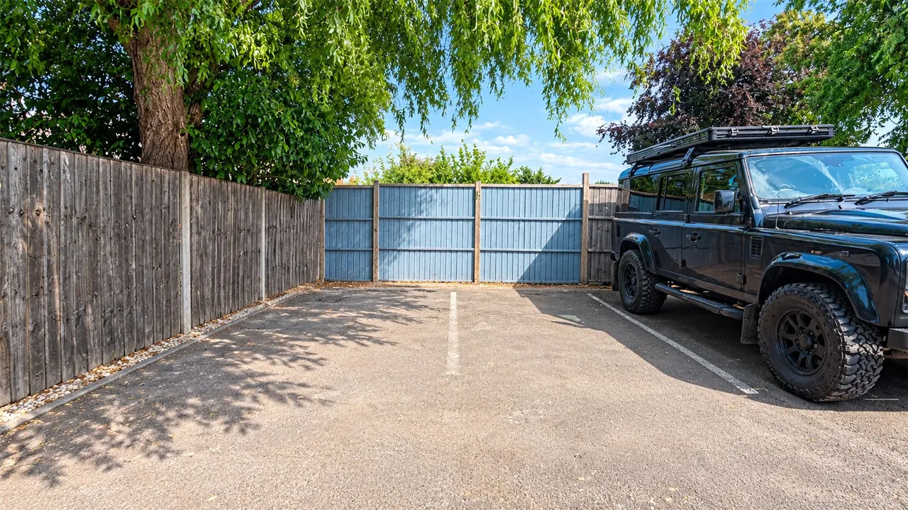 Ash Road, Aldershot, Hampshire, GU12 4EZ, photo 13