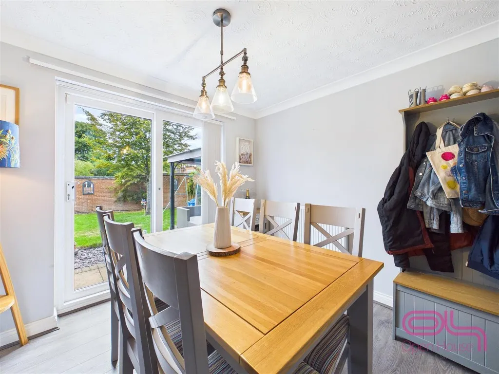 Edgecote Drive, Newhall, DE11, photo 11