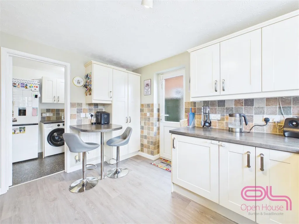 Edgecote Drive, Newhall, DE11, photo 13