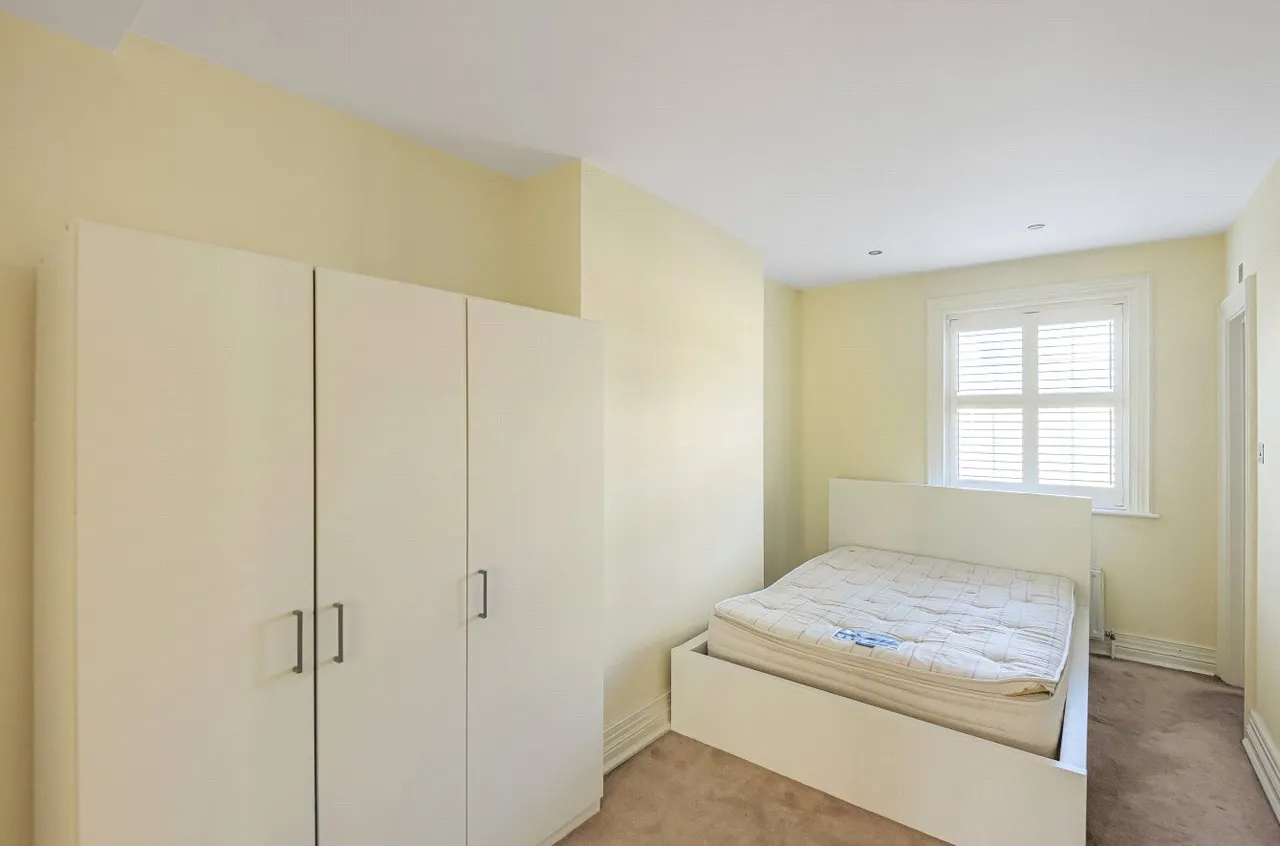 Harlington Road, UB8, photo 13