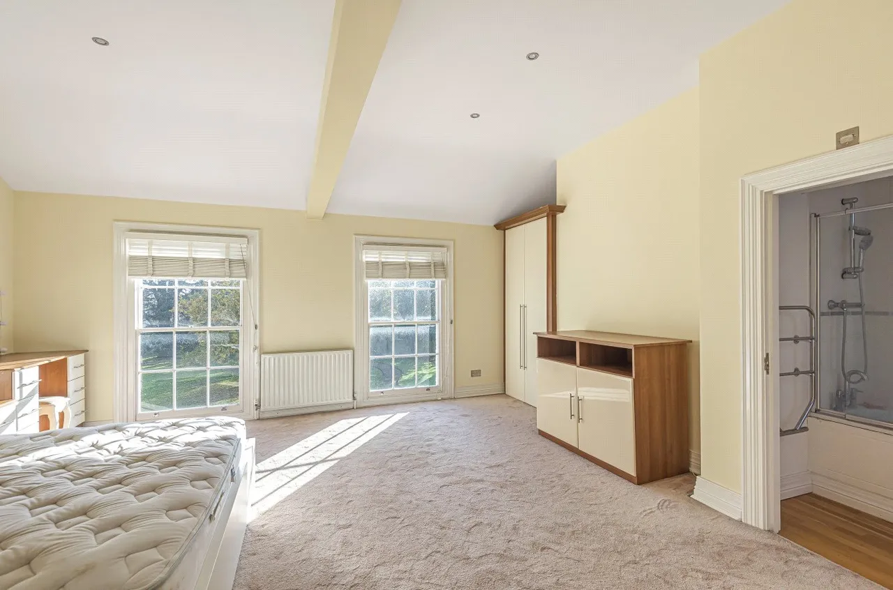 Harlington Road, UB8, photo 11