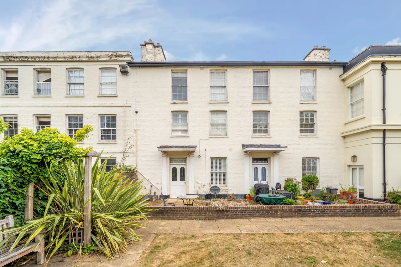 Harlington Road, UB8, photo 24