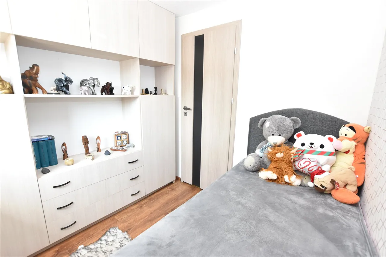 Brookhouse Road, Farnborough, Hampshire, GU14 0DP, photo 11