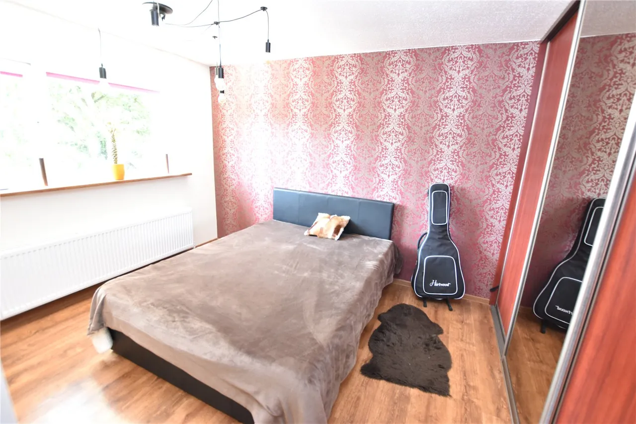 Brookhouse Road, Farnborough, Hampshire, GU14 0DP, photo 10