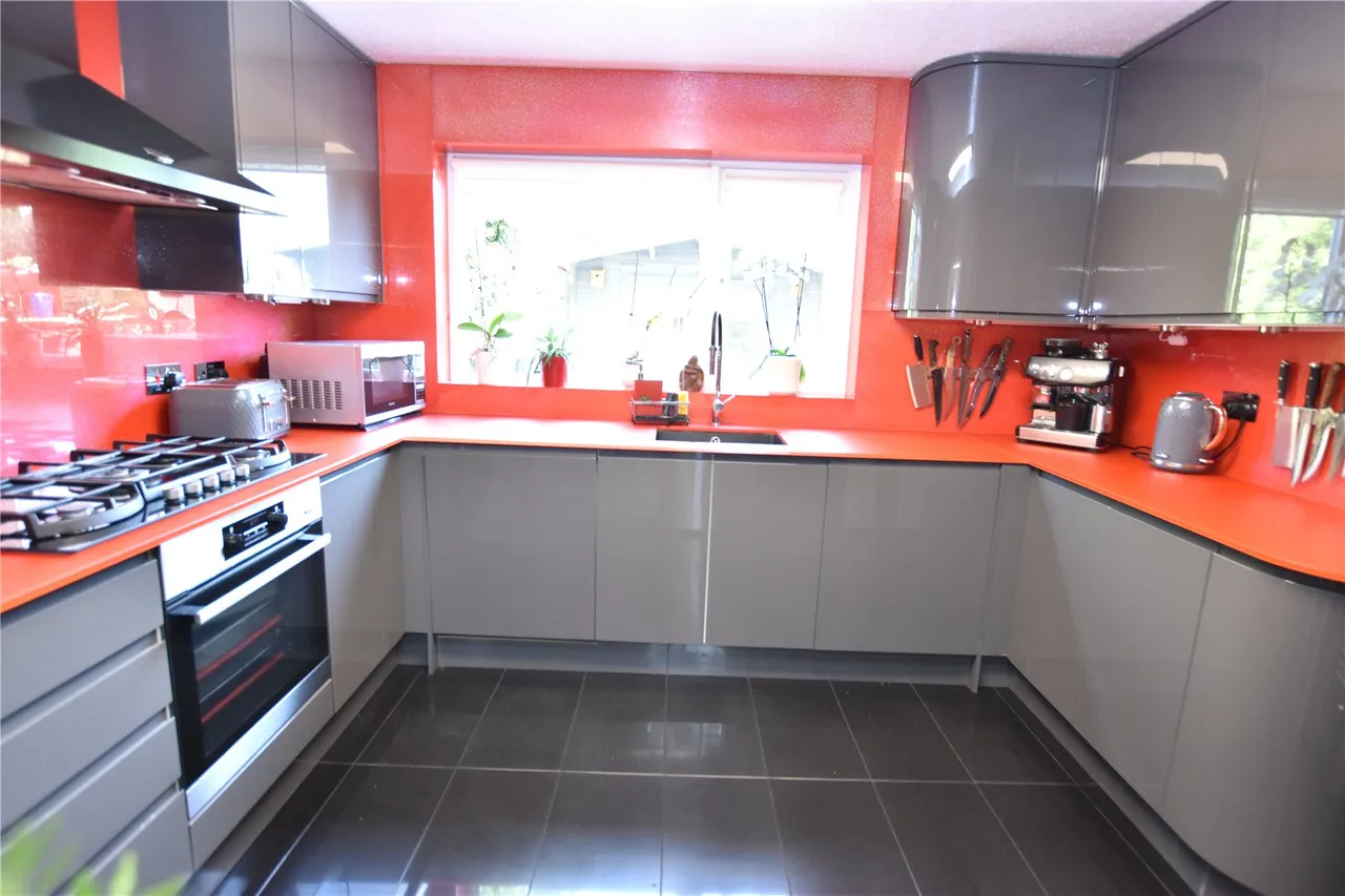 Brookhouse Road, Farnborough, Hampshire, GU14 0DP, photo 6