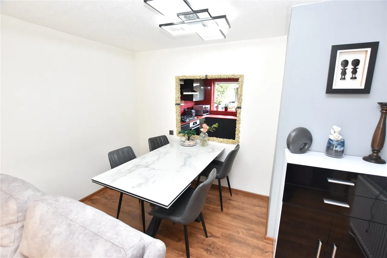 Brookhouse Road, Farnborough, Hampshire, GU14 0DP, photo 3