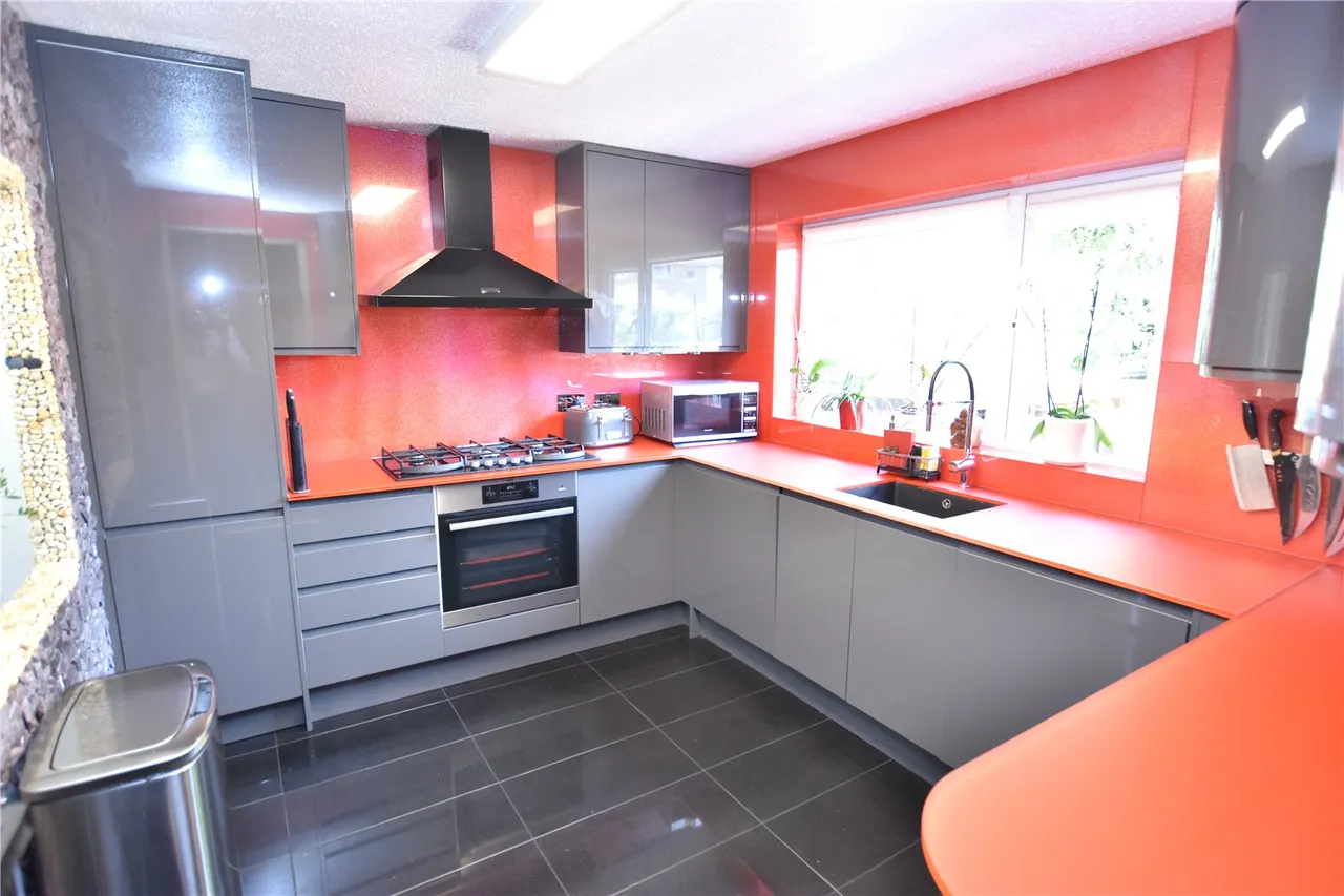 Brookhouse Road, Farnborough, Hampshire, GU14 0DP, photo 5