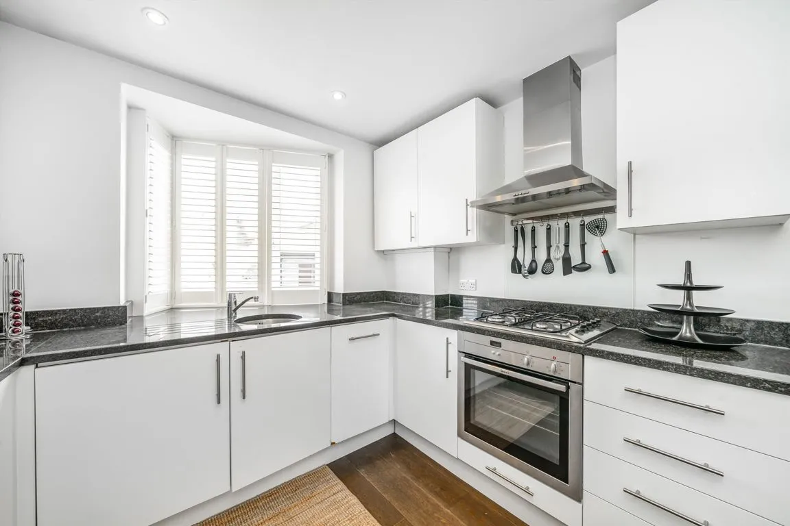 Prince Of Wales Terrace, W4, photo 4