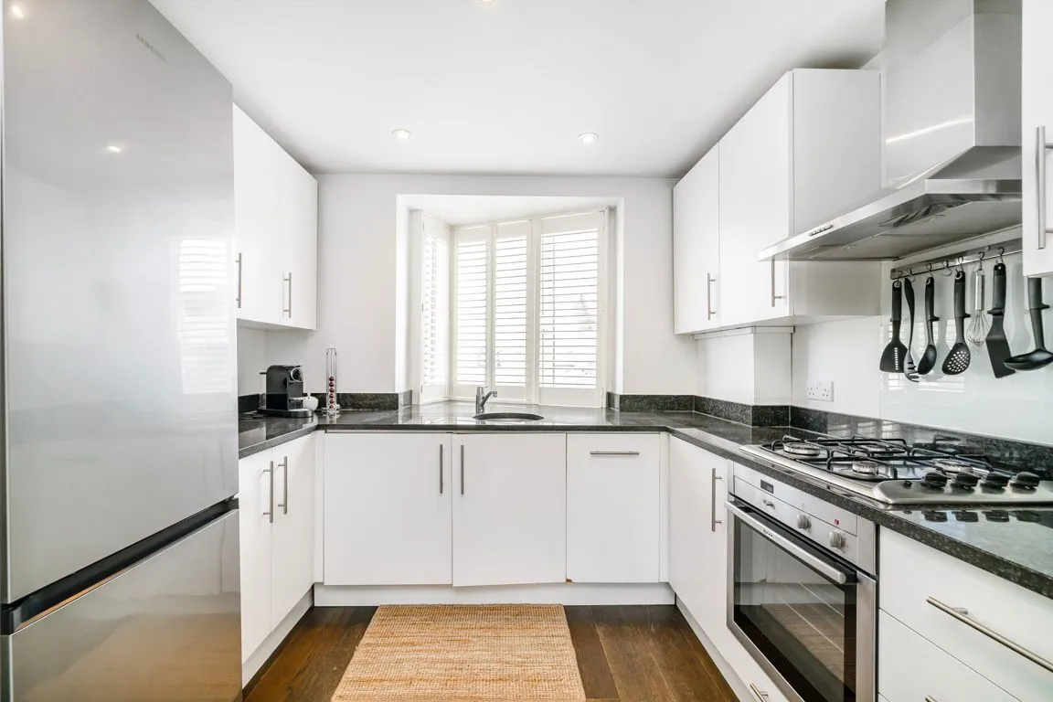 Prince Of Wales Terrace, W4, photo 3