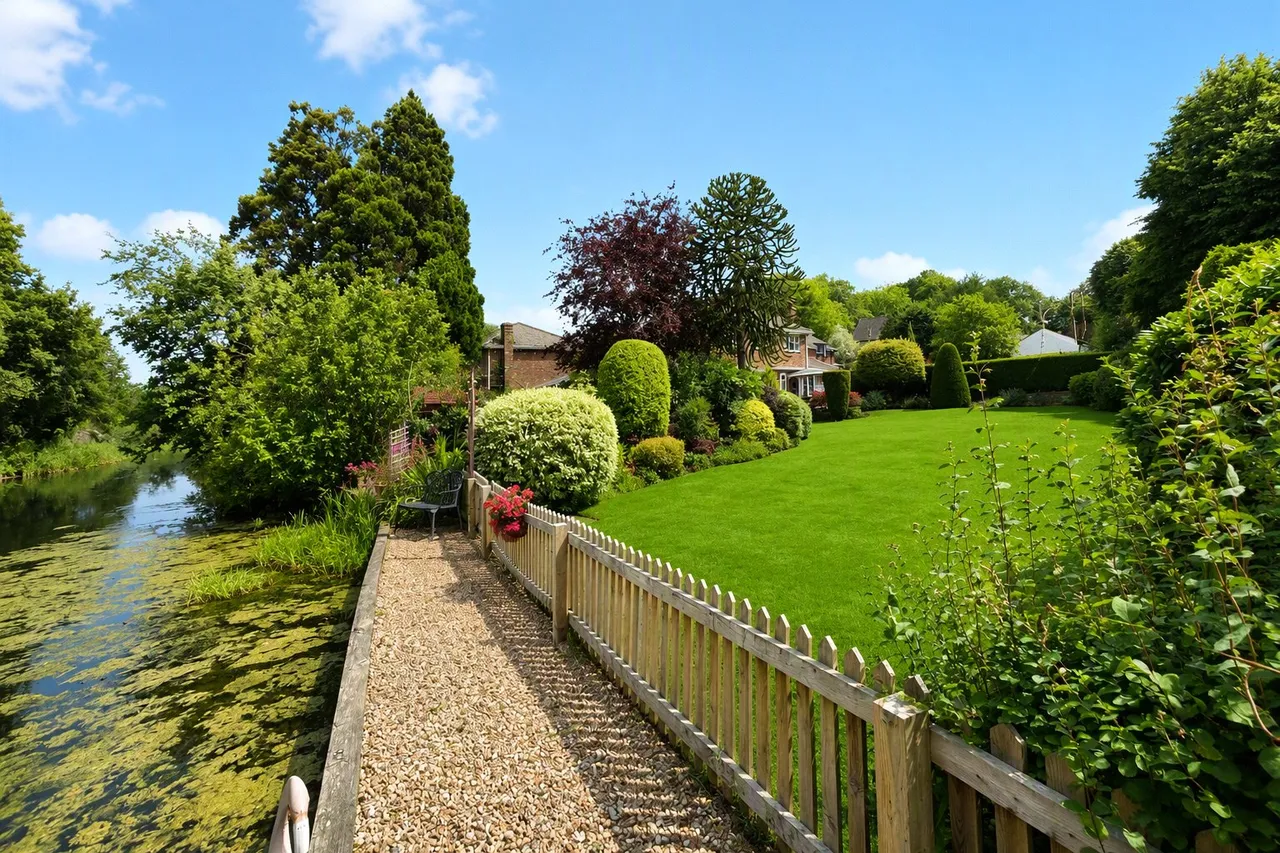 Hutton Road, Ash Vale, Surrey, GU12 5HA, photo 7