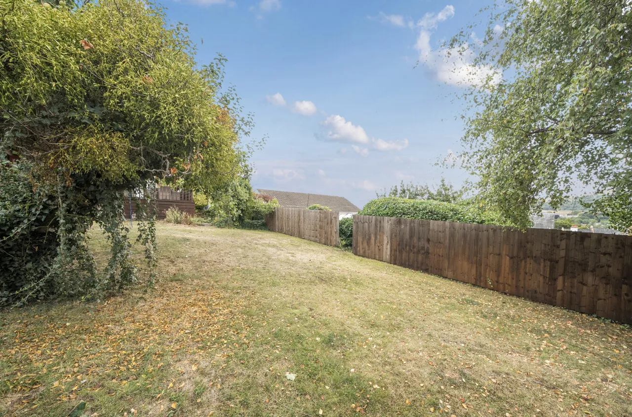 Fairfield Drive, Newtown, photo 18
