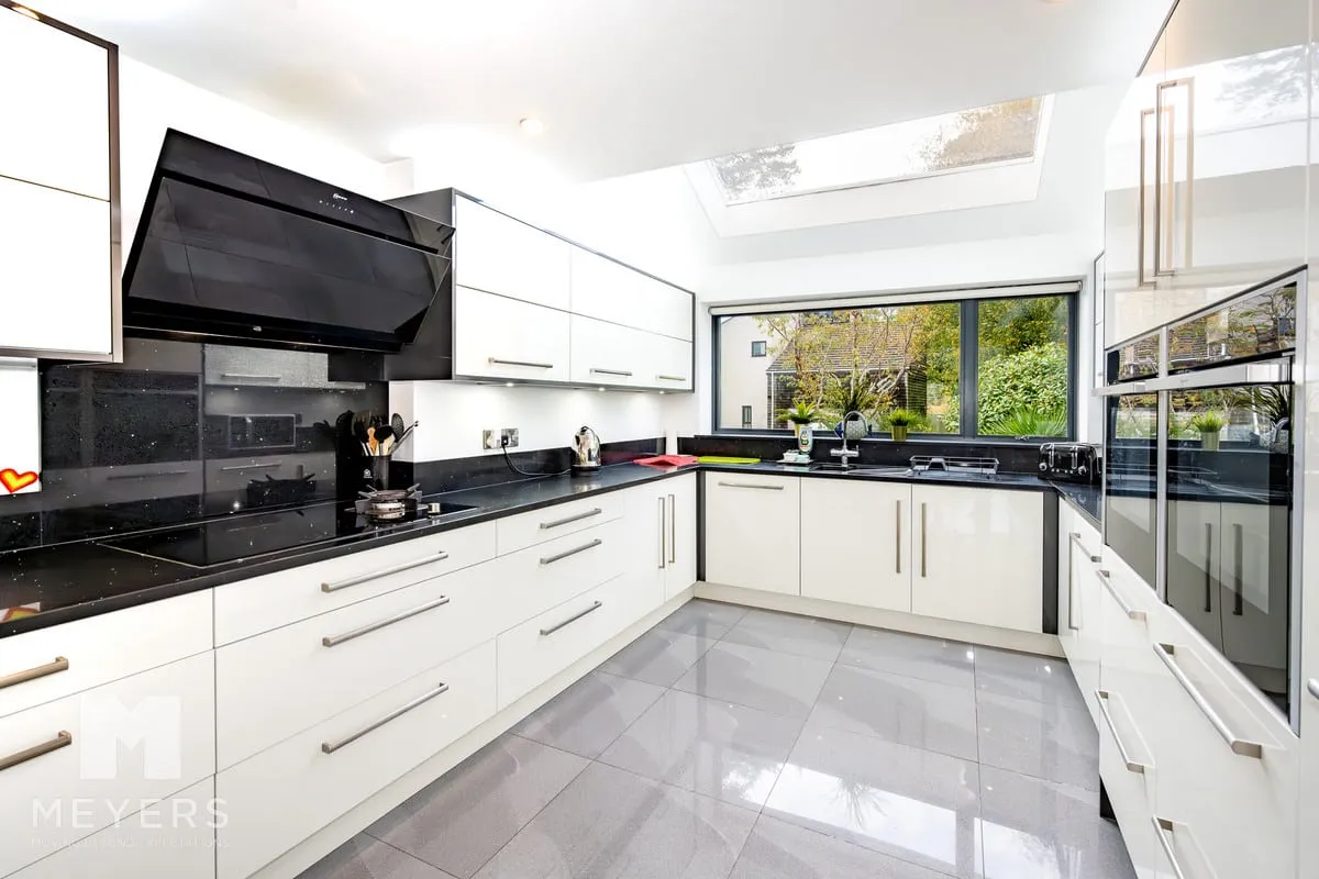 Grosvenor Close, Ashley Heath, BH24, photo 4