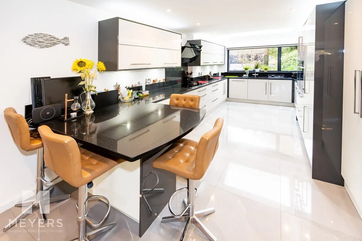 Grosvenor Close, Ashley Heath, BH24, photo 6