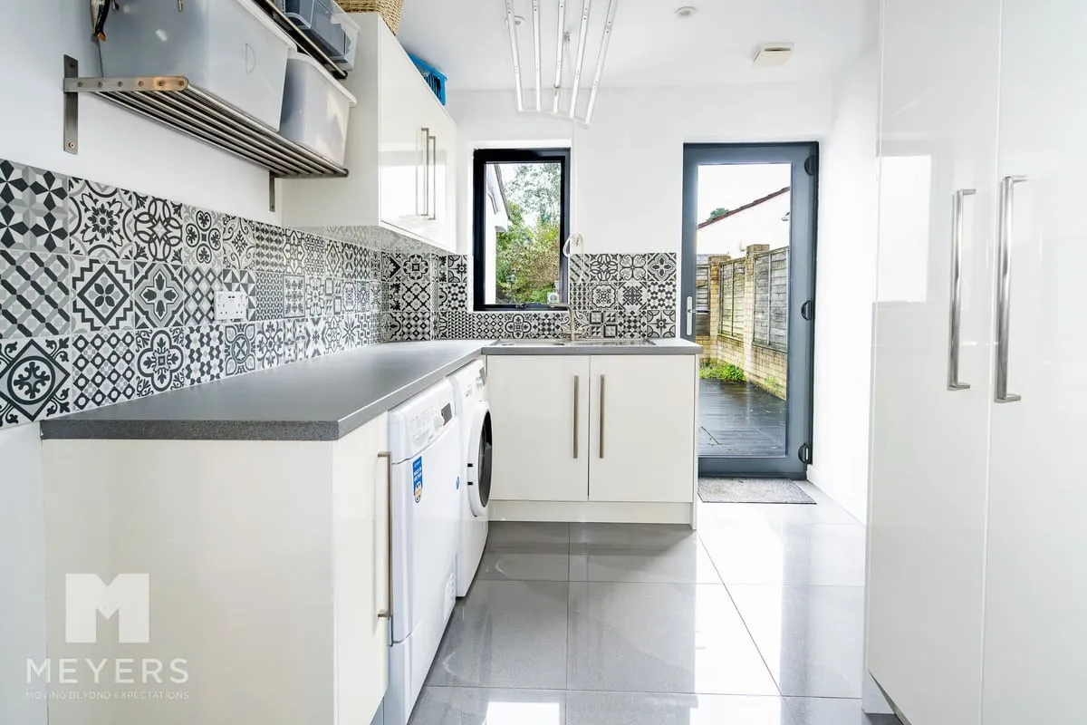 Grosvenor Close, Ashley Heath, BH24, photo 8