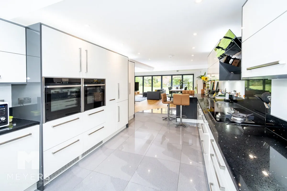 Grosvenor Close, Ashley Heath, BH24, photo 13