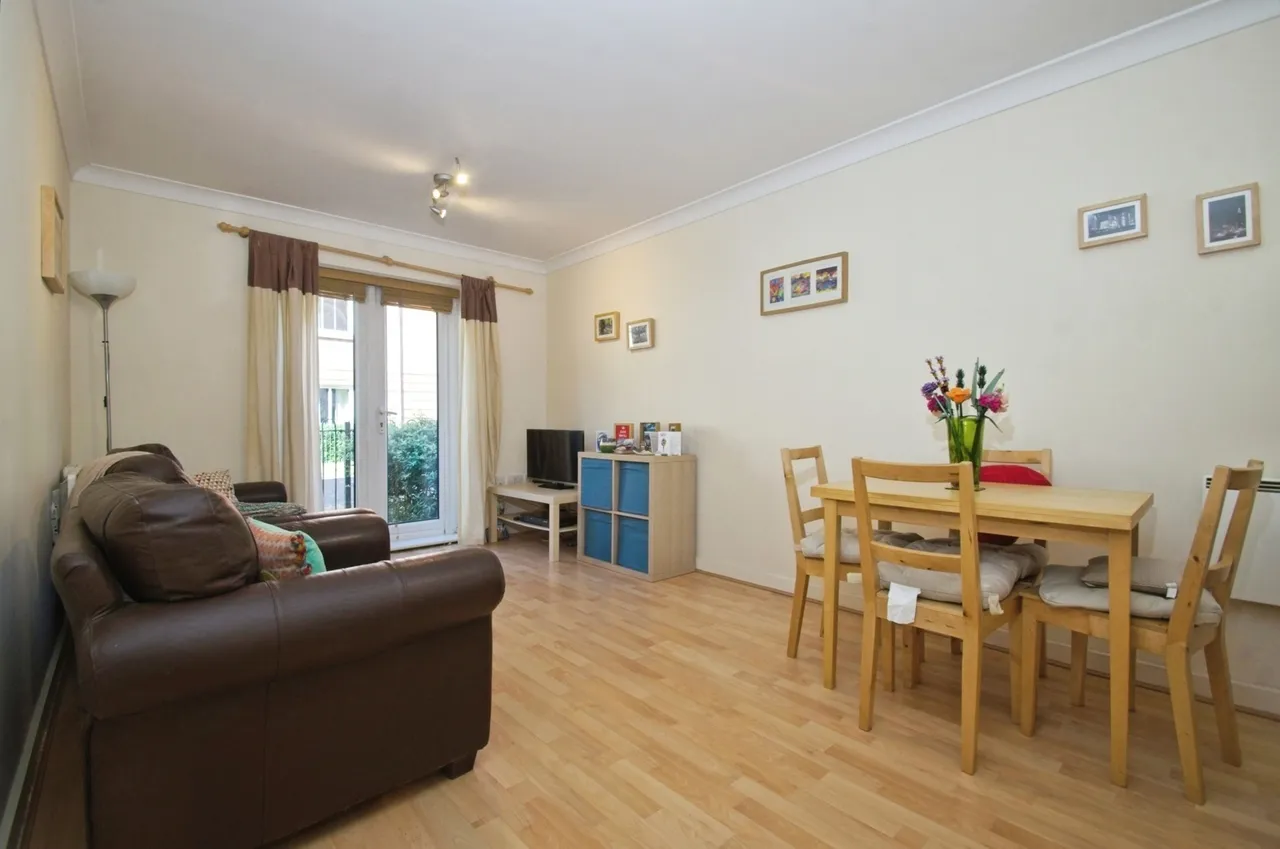 1 bed flat for sale — Soudrey Way, CARDIFF, South Glamorgan, CF10