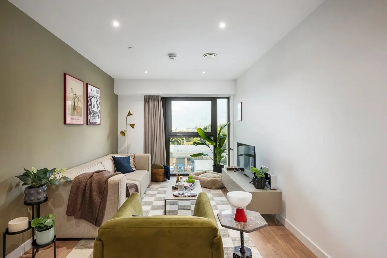 Victoria Road, London, W3, photo 3