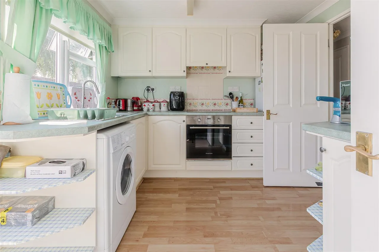Lillybrook Estate, Lyneham, photo 6