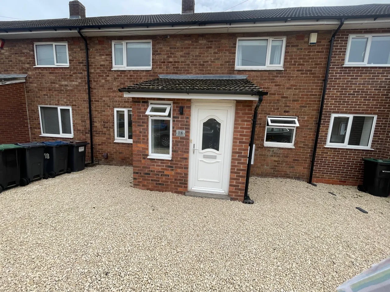2 bed house to rent — Trenchard Close, Birmingham, B75