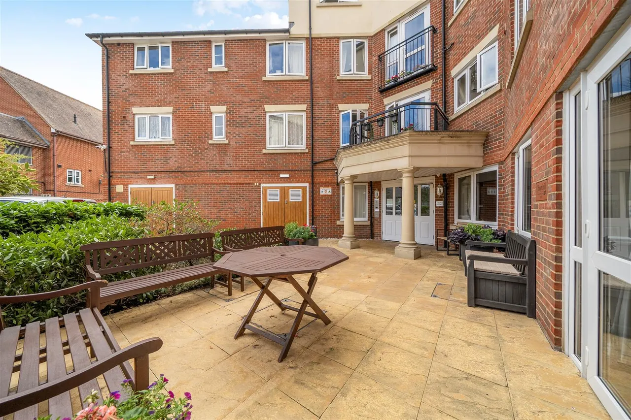 High Street, Orpington, BR6, photo 14