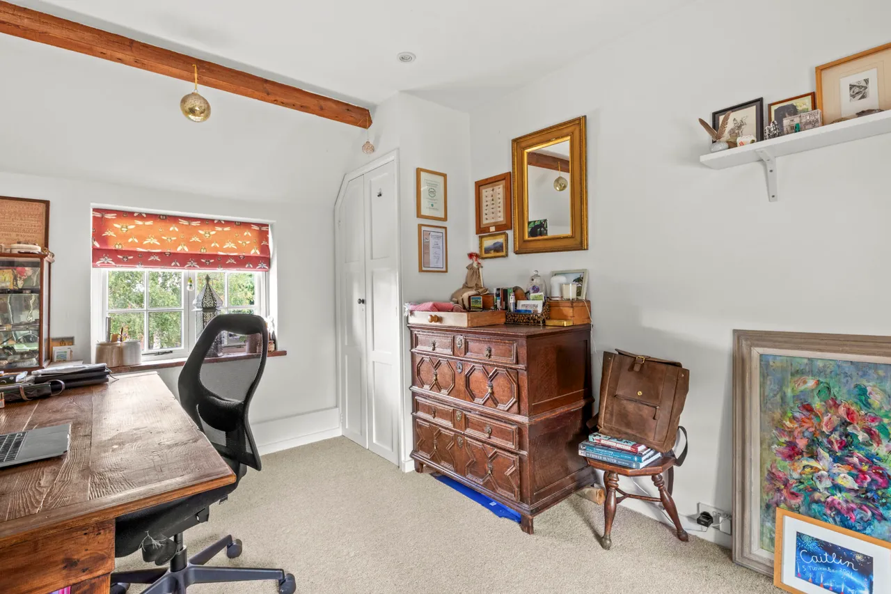 Worminghall Road, Ickford, HP18, photo 22