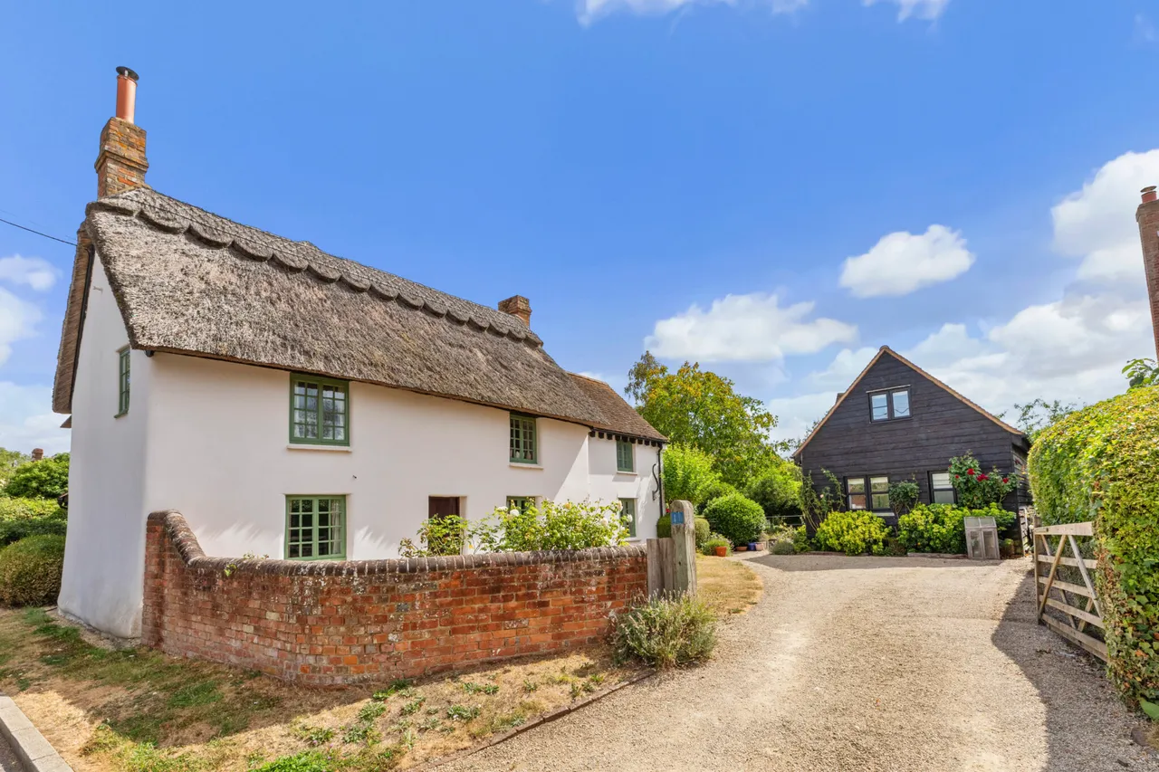 3 bed house for sale, Worminghall Road, Ickford, HP18