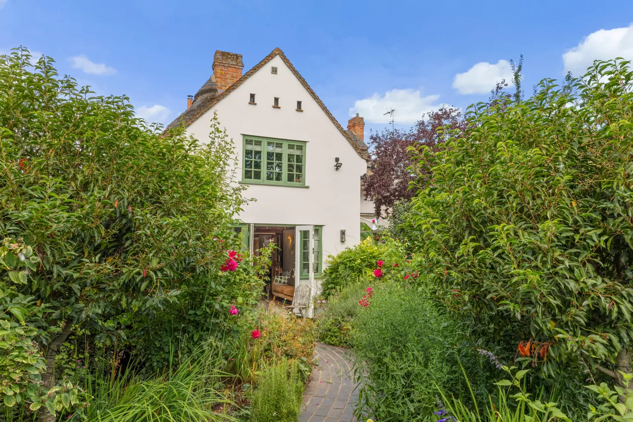 Worminghall Road, Ickford, HP18, photo 25