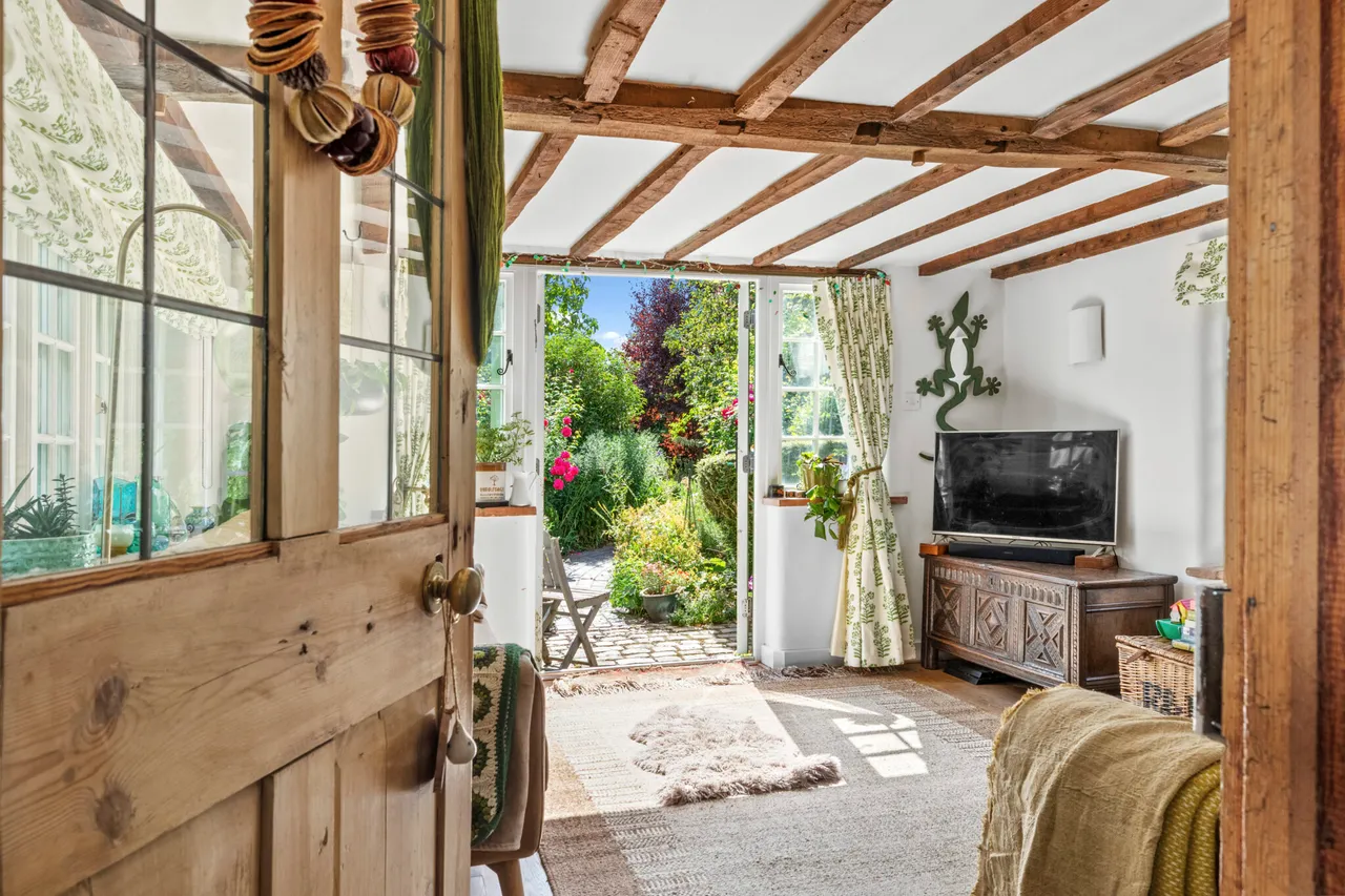 Worminghall Road, Ickford, HP18, photo 10