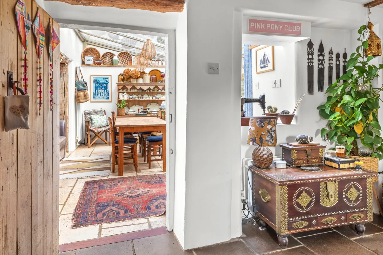 Worminghall Road, Ickford, HP18, photo 9