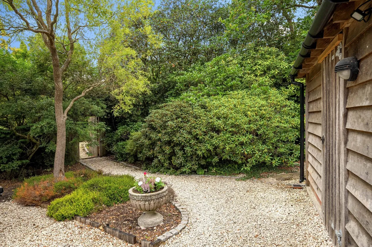 Crosswater Lane, Churt, GU10, photo 27