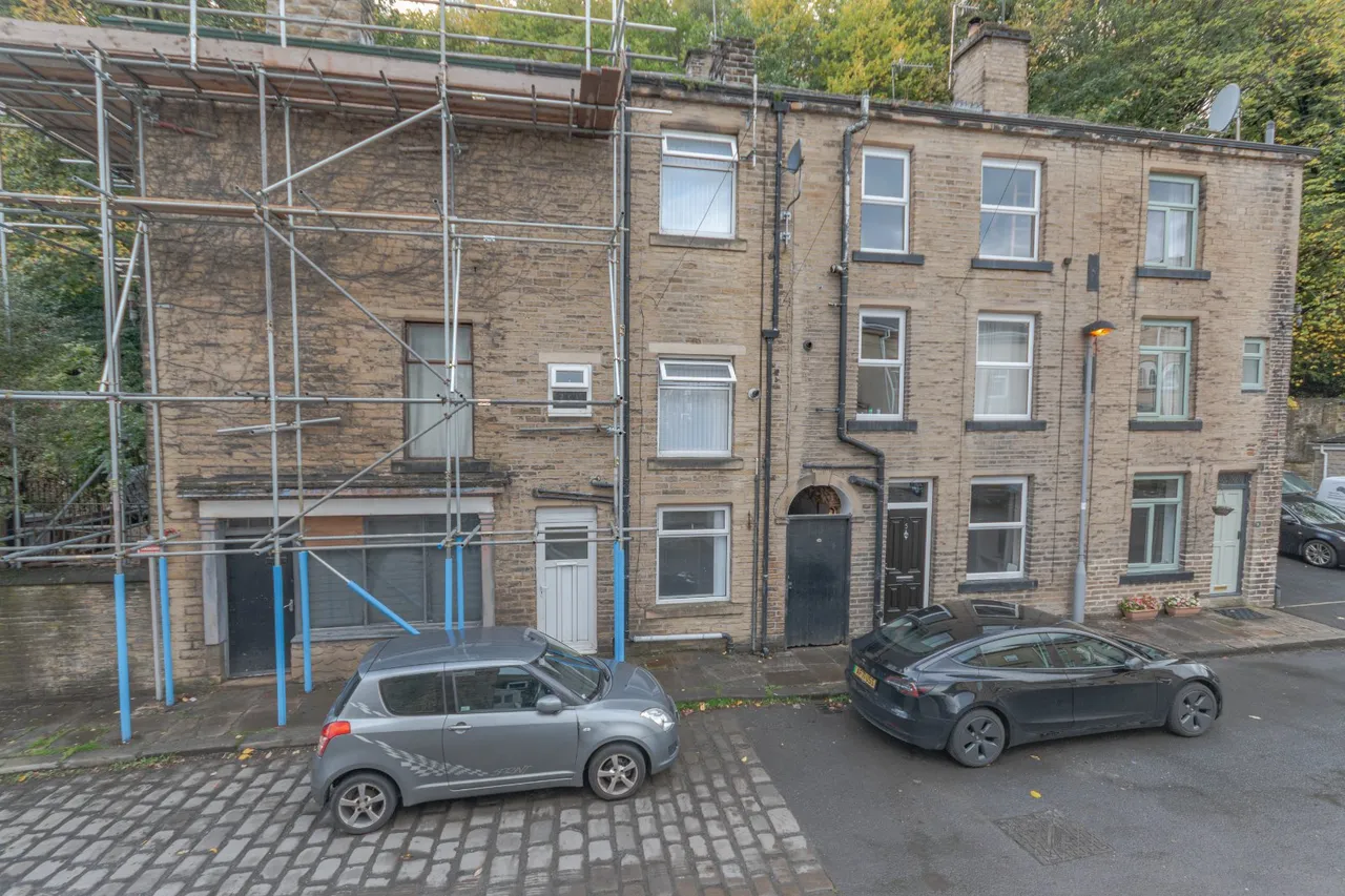 2 bed house for sale, Ireland Street, Bingley, BD16