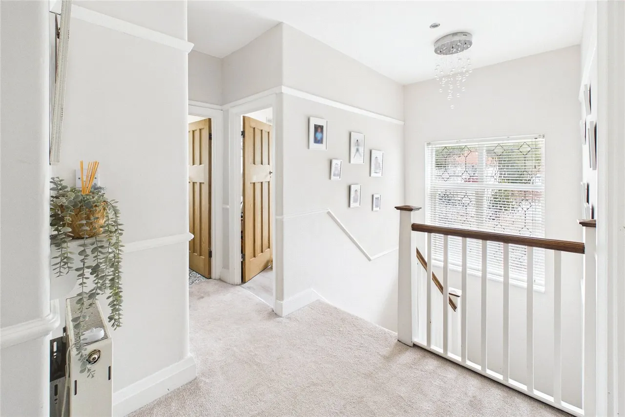 Norbury Hill, London, SW16, photo 15