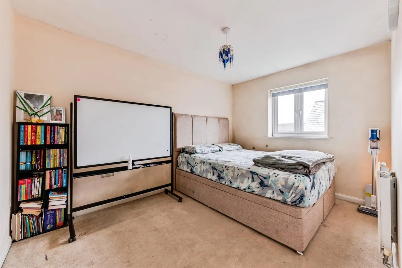 Moredon Road, Swindon, photo 6