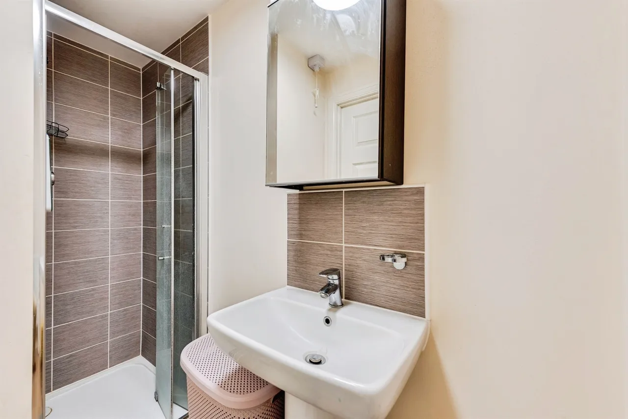 Moredon Road, Swindon, photo 8