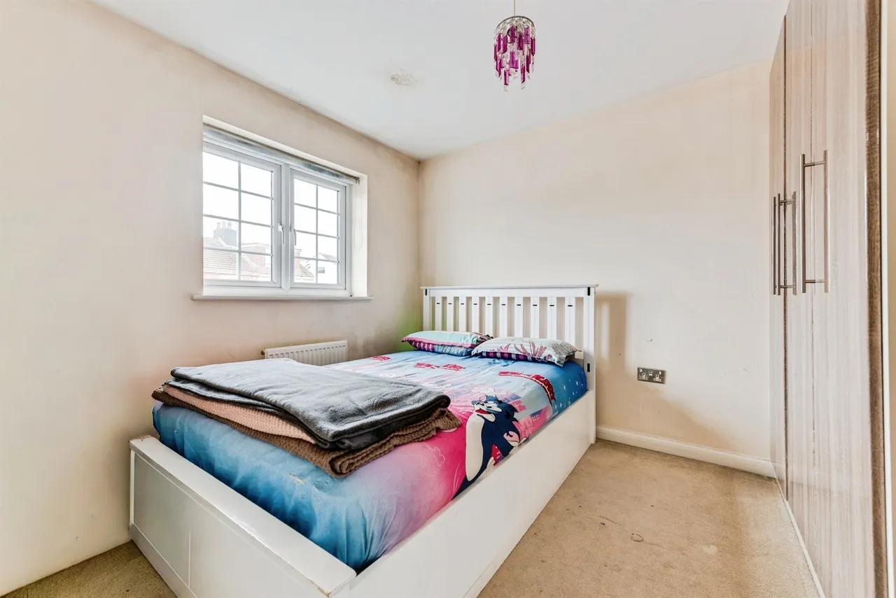 Moredon Road, Swindon, photo 5