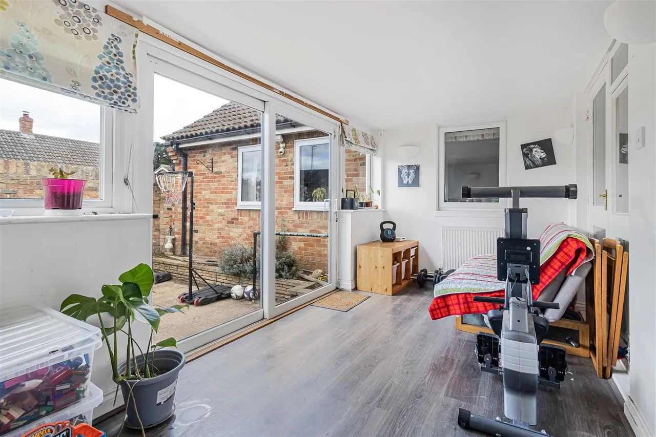 West Field, Abington, CB21, photo 9