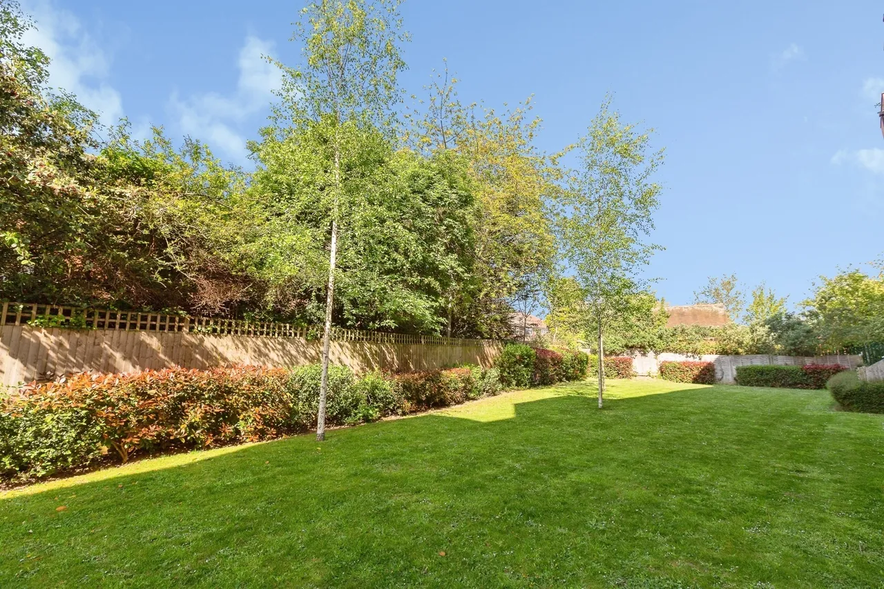 Marine Crescent, ILFORD, Essex, IG6, photo 24
