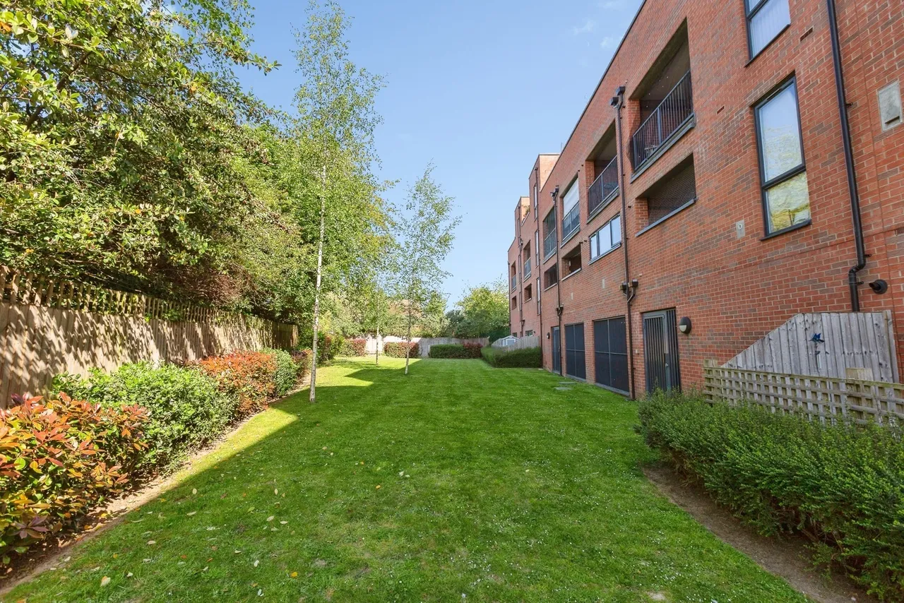 Marine Crescent, ILFORD, Essex, IG6, photo 23