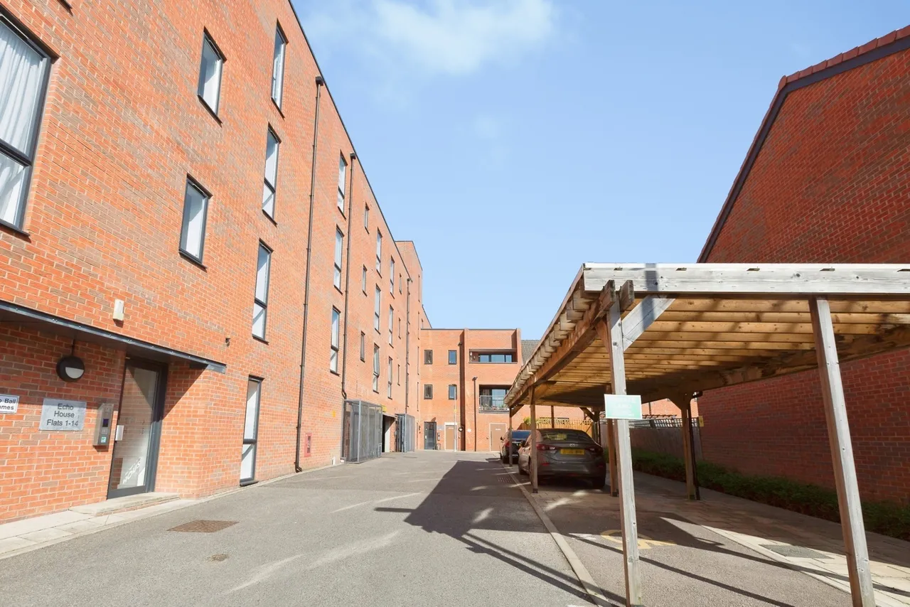 Marine Crescent, ILFORD, Essex, IG6, photo 25