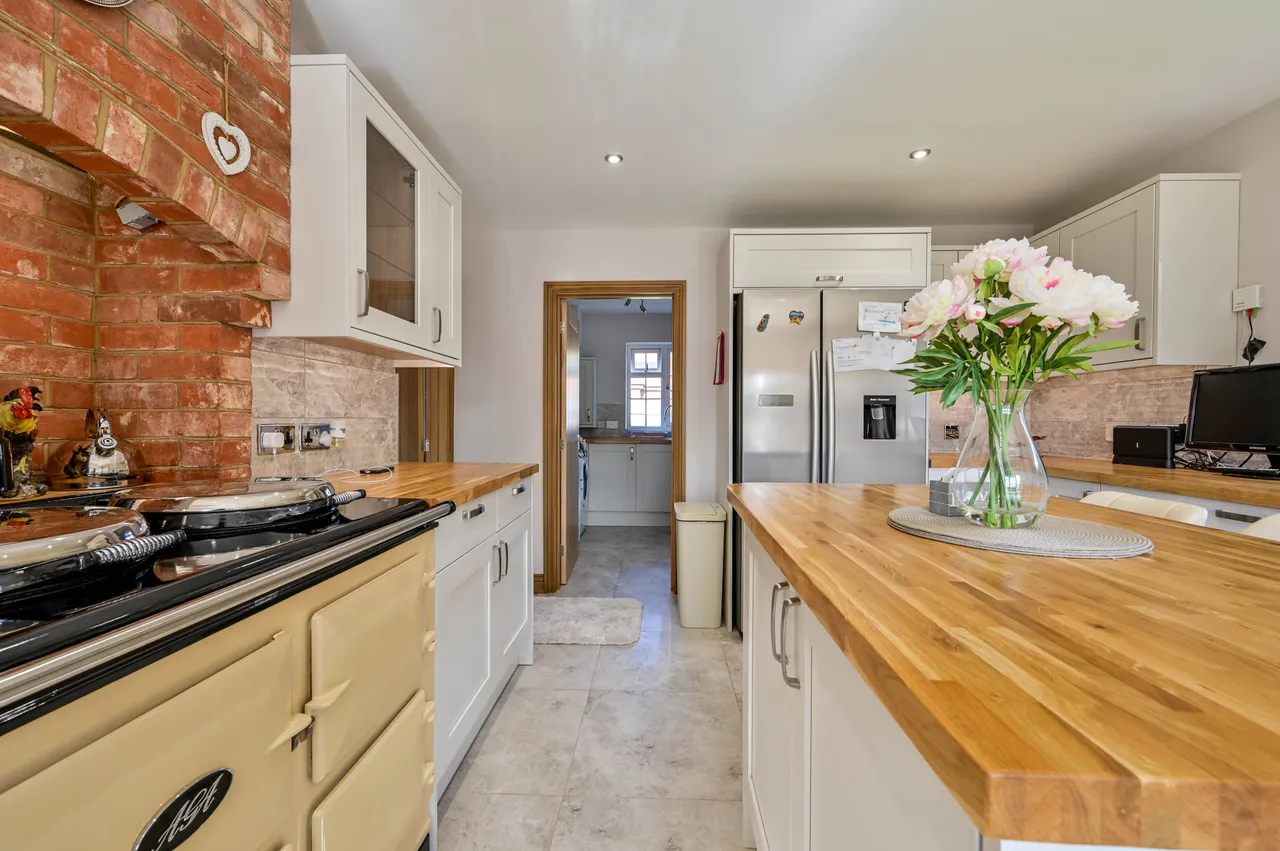 Dalmead, Aldershot Road, Guildford, photo 10