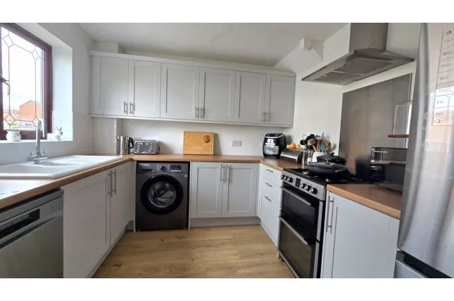 Trenchard Crescent, Chelmsford, photo 3