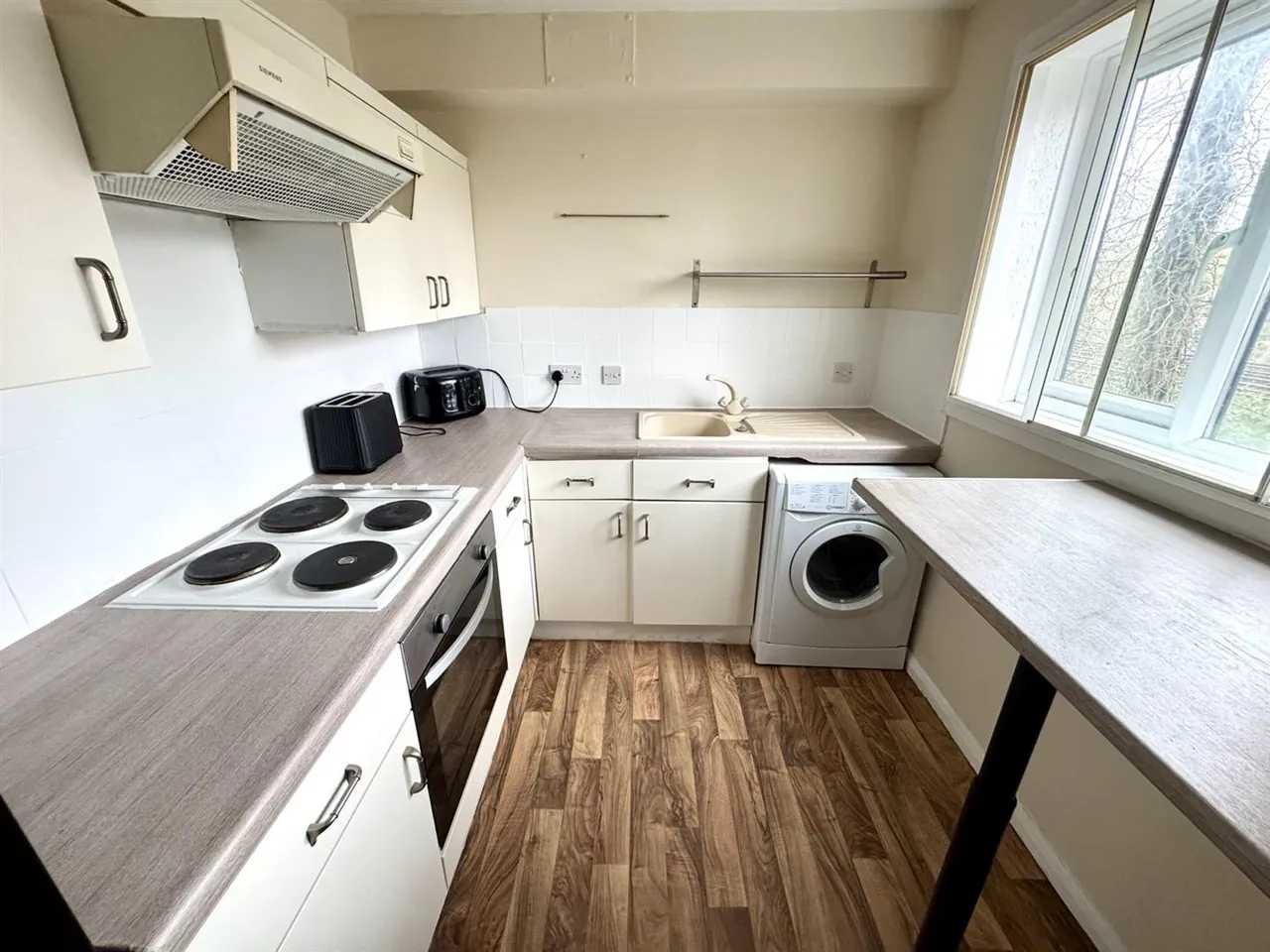 Fairbairn Close, Purley, CR8, photo 5