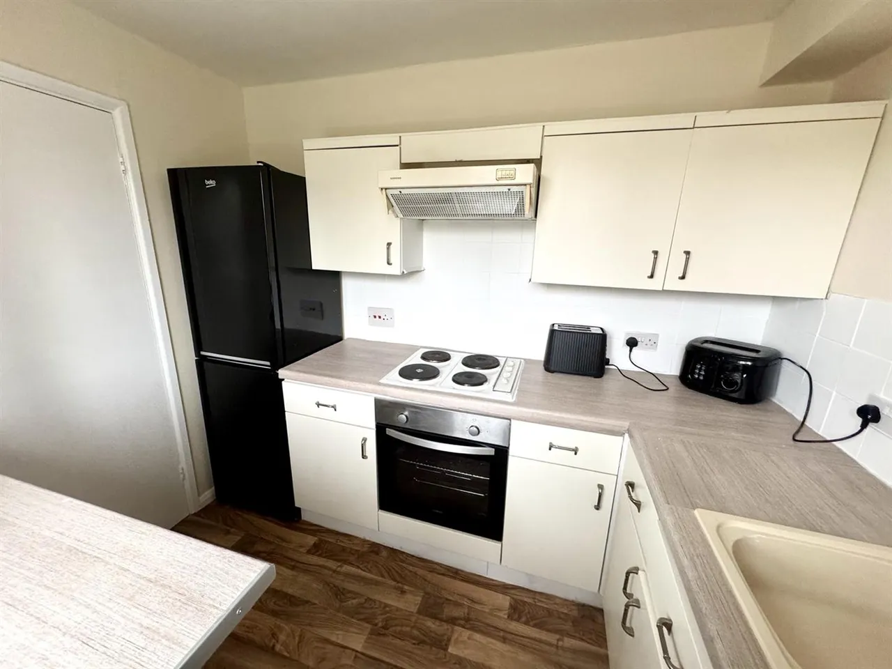 Fairbairn Close, Purley, CR8, photo 6