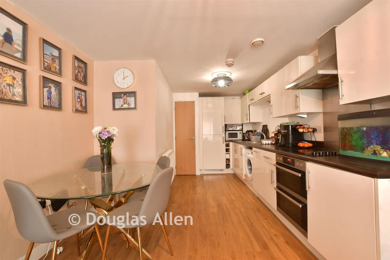 Maxwell Road, Romford, RM7, photo 2