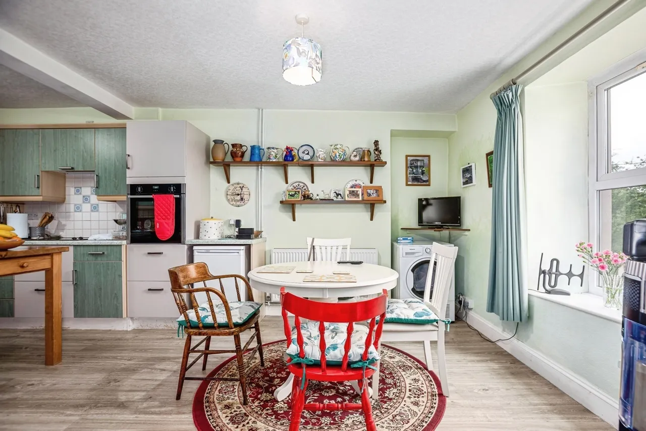 Cwrtnewydd, Llanybydder, SA40, photo 7