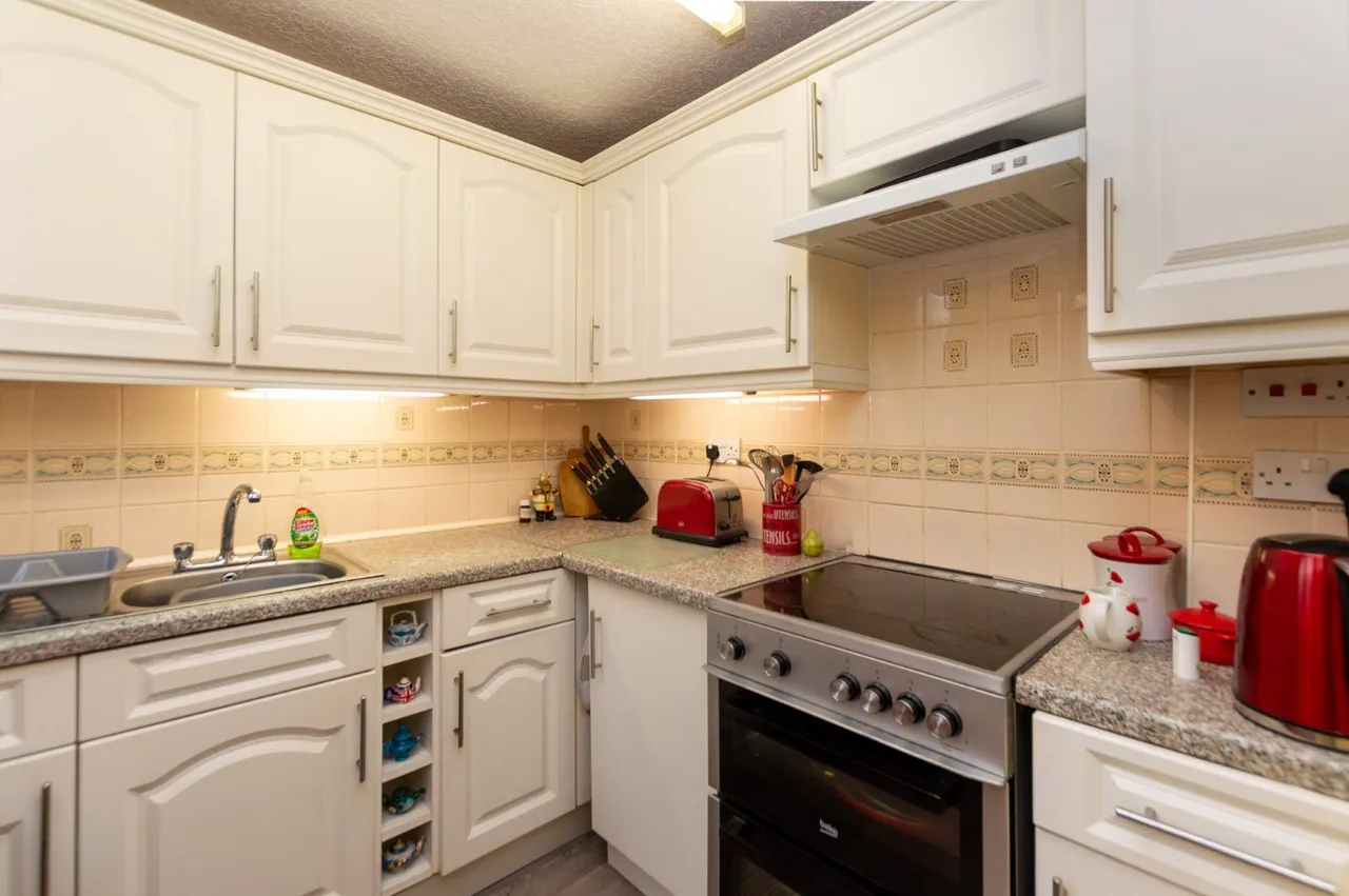 Llwynon Gardens, Llandudno, LL30, photo 5